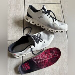 On Cloud X Sneakers W9.5 with CURREX® RUNPRO™ Insoles